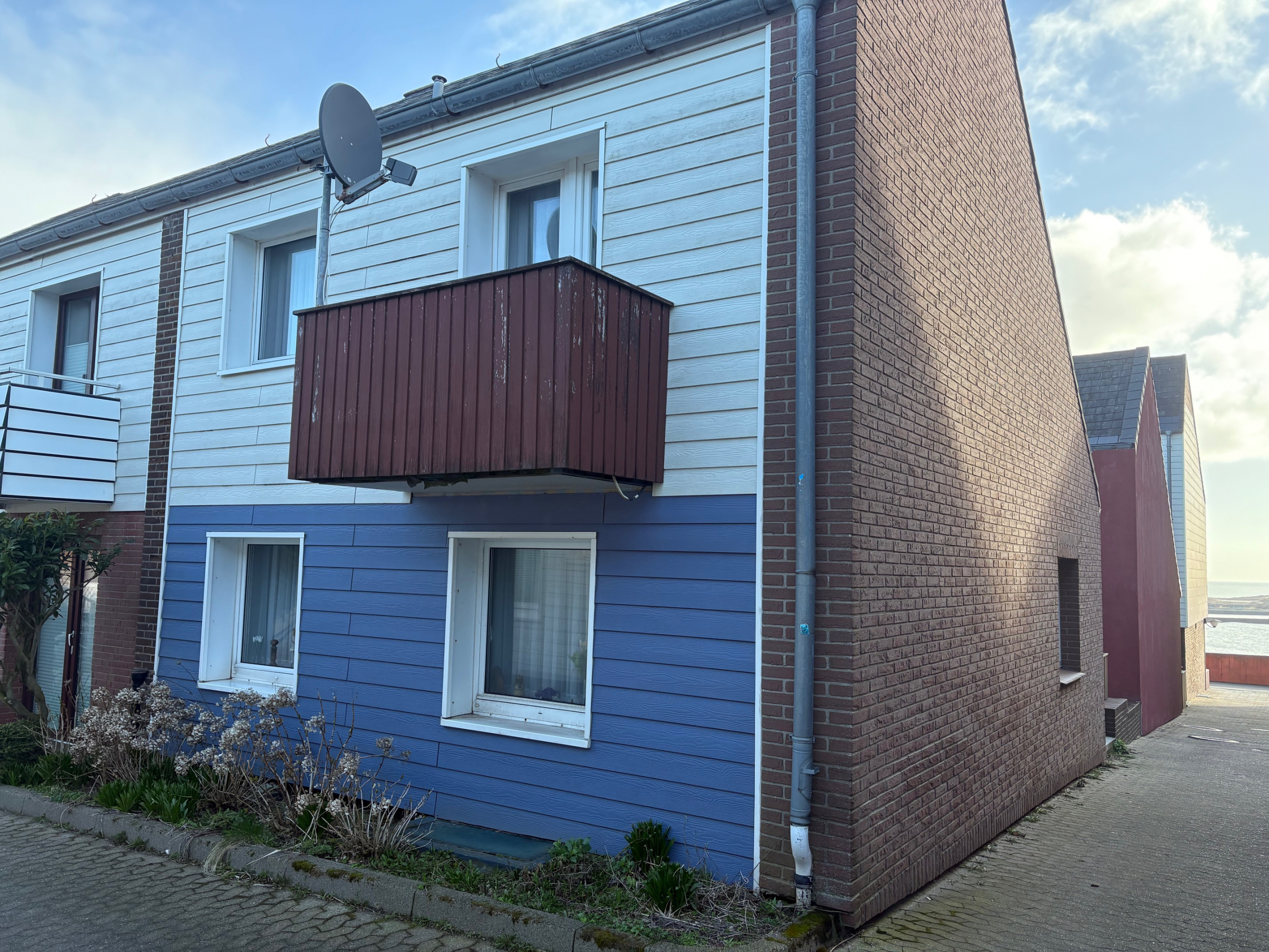385 3 Wohnhaus im Oberland